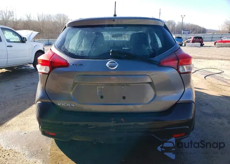 2018 Nissan Kicks S z USA, uszkodzony, nr VIN 3N1CP5CU0JL522204